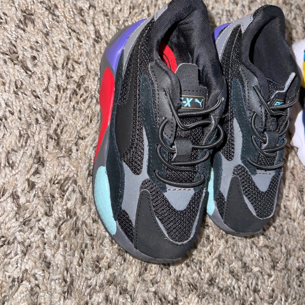 Toddler shoe Bundle Ugg’s and pumas  7c (2pair) - Picture 5 of 6